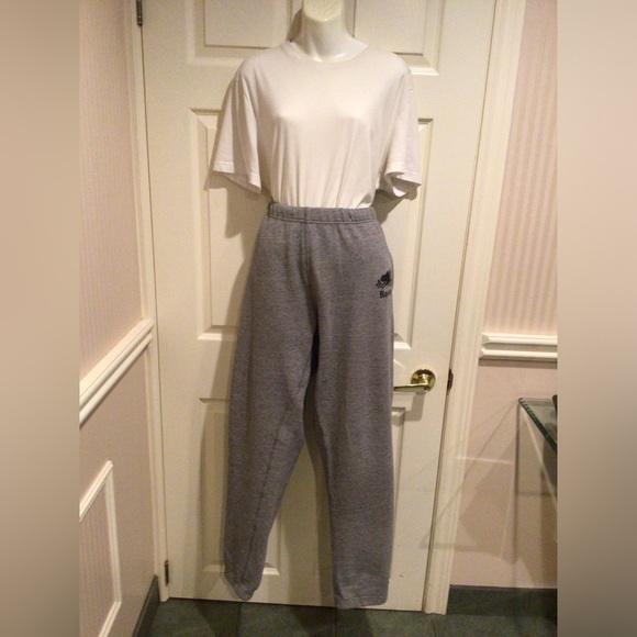 Roots Other - Men’s Roots bundled white T-Shirt and athleisure pants with classic logo